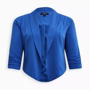 NWOT Torrid Light Crepe Ruched Sleeve Blazer